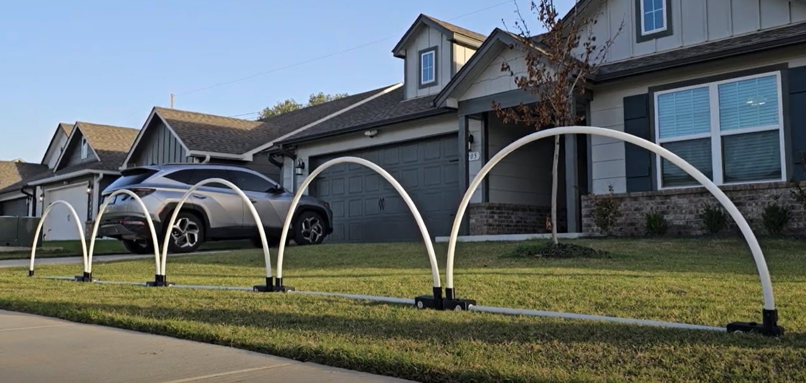 Folding Arch Bases for Simple LED Light Display Storage