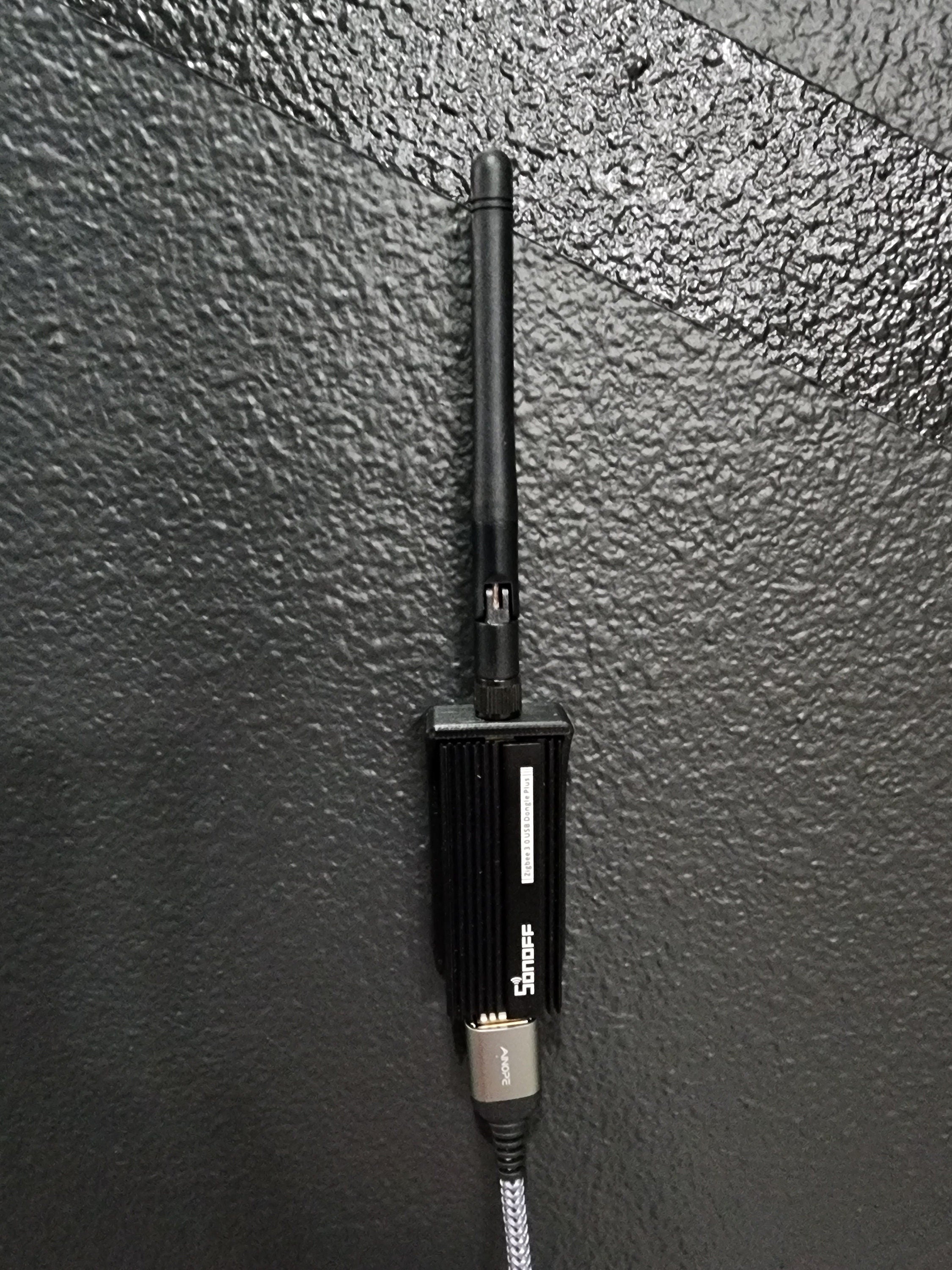 3D Printed Wall Mount for Sonoff Zigbee Dongle